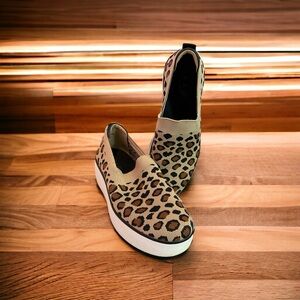 Super comfortable cute shoe